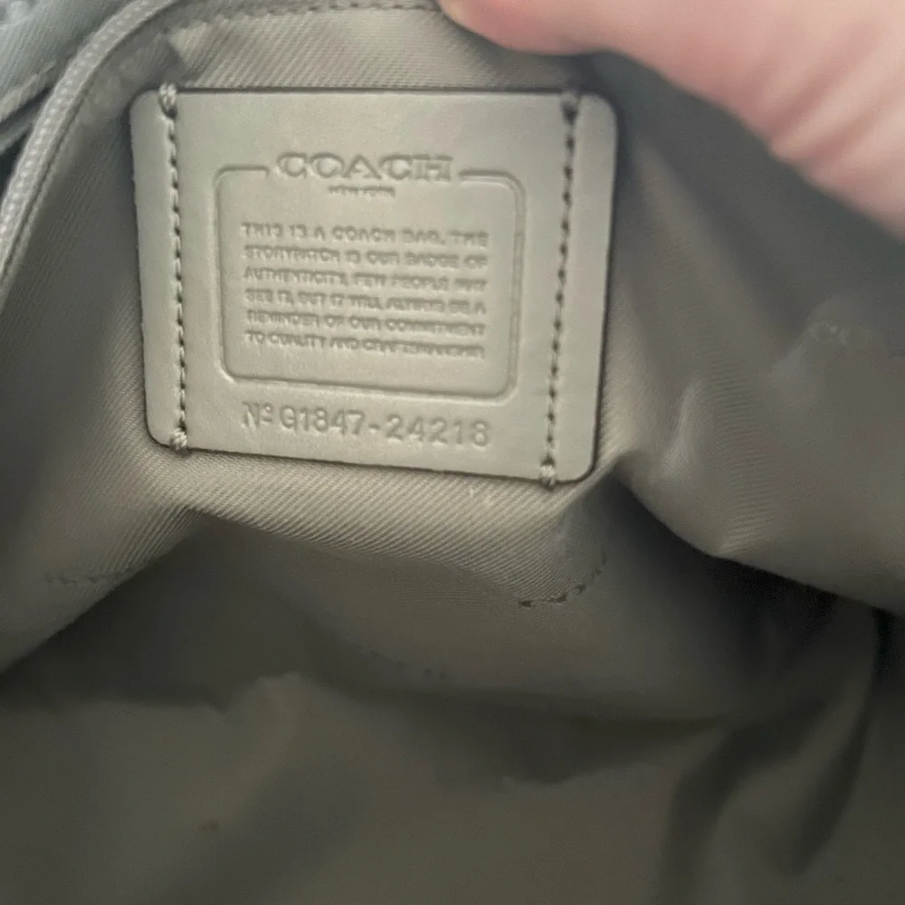 Coach Bailey Carryall - Picture 4 of 10